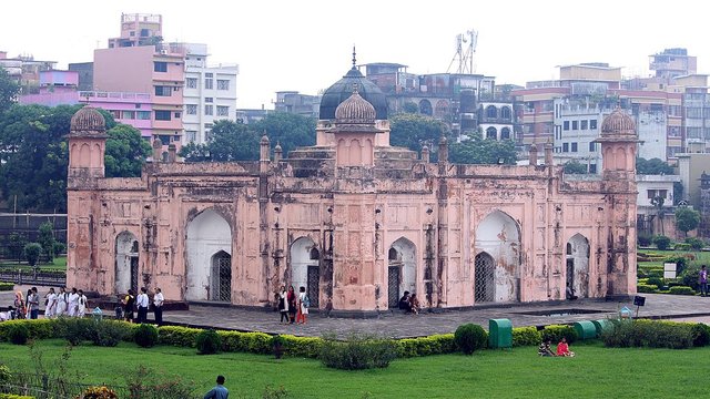 The_Tomb_of_Pari_Bibi.jpg