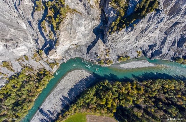 Drone-view-to-Ruinaulta-or-Rhine-Gorge-Grand-Canyon-of-Switzerland.jpg