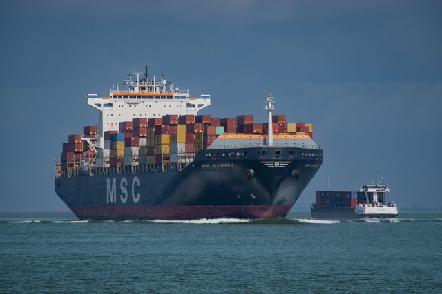 ship-7210281_1280.jpg