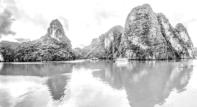 Halong Bay 2-2.jpg