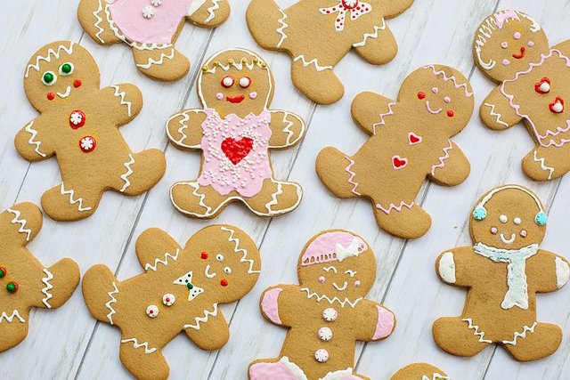 gingerbread-men-3918049__480.jpg