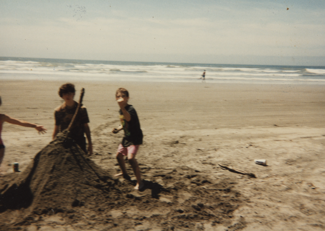1997-07-04 Friday Sand Castle at Beach and Williams and Arnolds-17.png