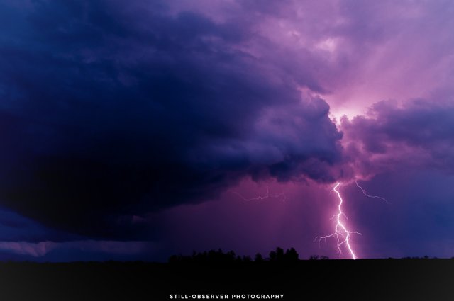 lightning over okanagan2.jpg