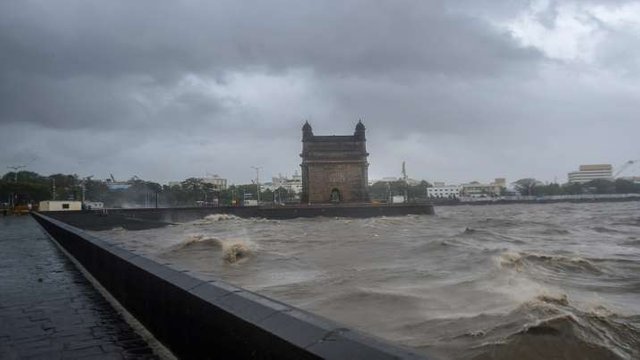 cyclone-tauktae-mumbai-1621275660.jpg