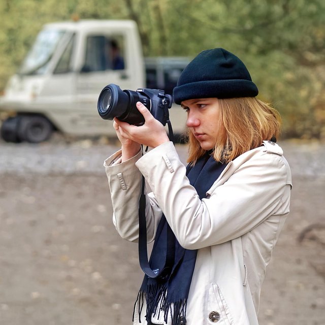 girl-7630344_1280.jpg