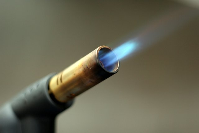 blowtorch-geee76ebb5_1920.jpg