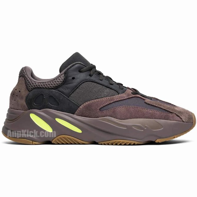 Yeezy boost 700 mauve 2025 outfit