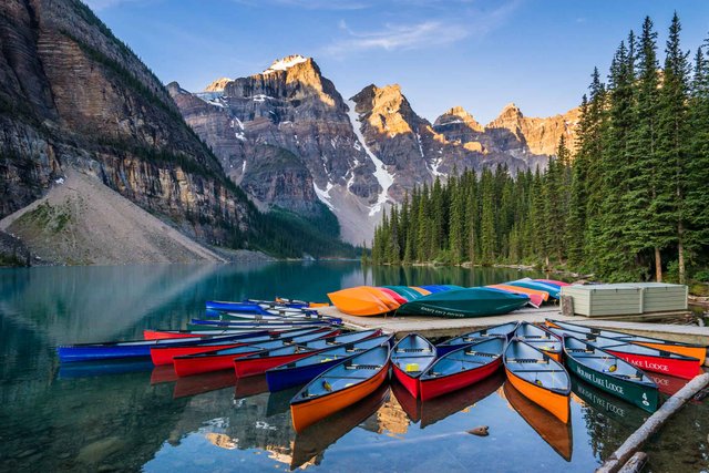 moraine-lake-canoes-web.jpg