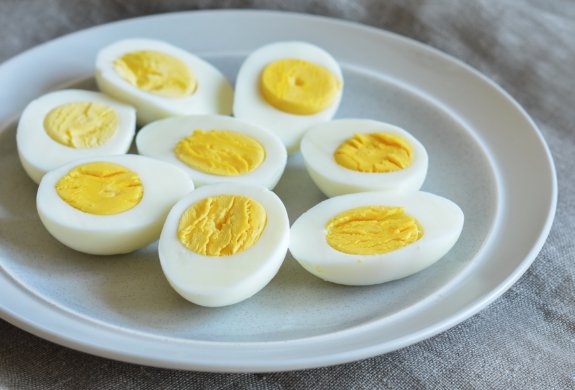 How-To-Make-Hard-Boiled-Eggs-575x390.jpg