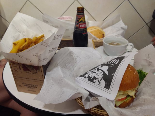 la lucha meal.jpeg