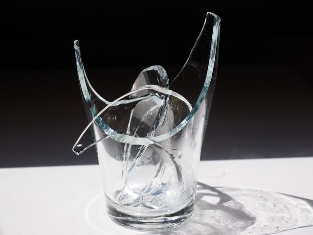 glass-1355705_1280.jpg