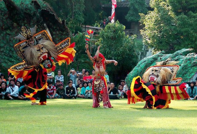 Budaya-Indonesia-Reog-Ponorogo-1.jpg