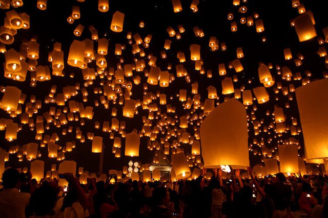 5-Yi-Peng-Lantern-Festival-Chang-Mai-Awesome-Things-to-do-in-Thailand-Survive-Travel.jpg
