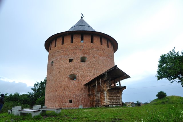 Белая (Алексеевская) башня (1).JPG