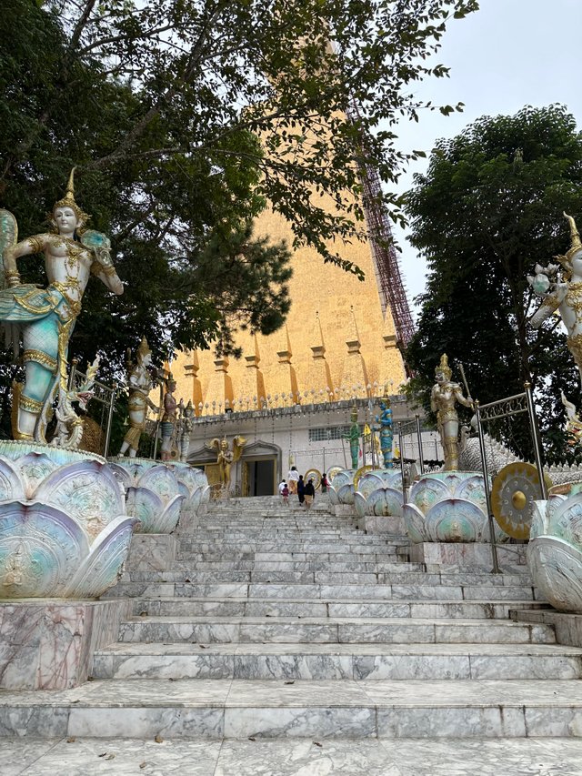 Wat Pa Phu Thap Boek7.jpg