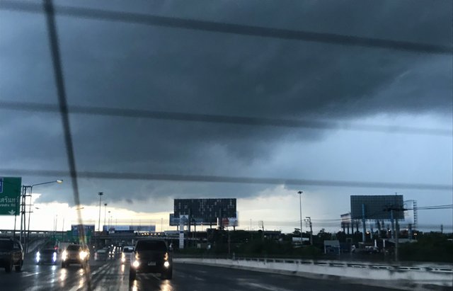 storm-bangkok-2018-07-11-004.jpg