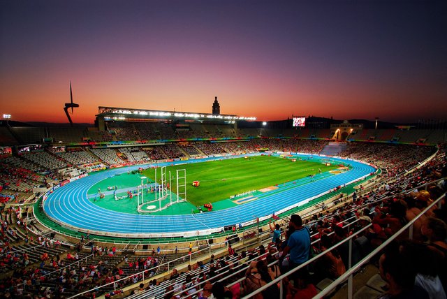 2048px-Estadi_Olímpic_Lluís_Companys.jpg