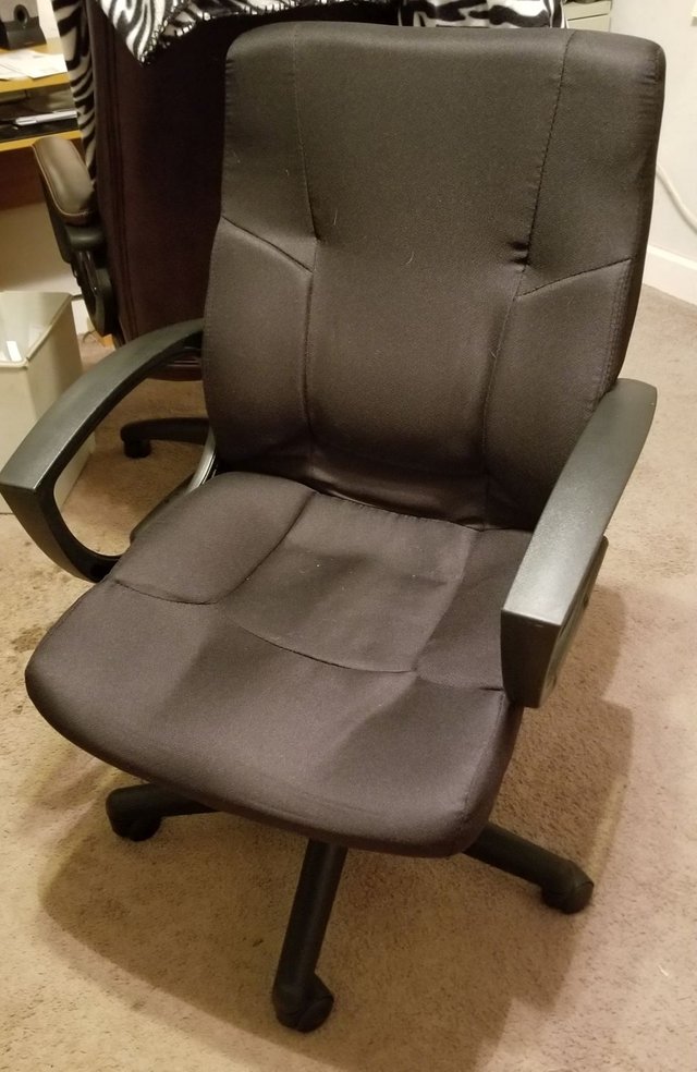 20180906_202106 - Cori's office chair.jpg