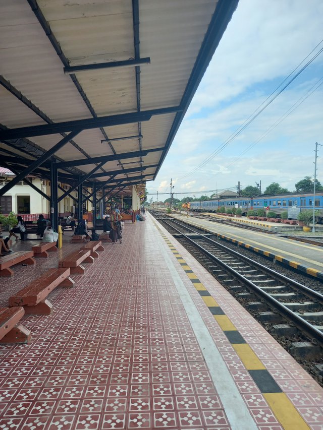 Ayutthaya-Train-Station.jpg