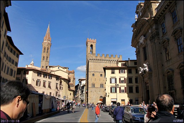b-EU121018-204612.jpg
