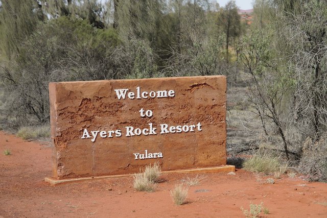 4993313874-ayers-rock-resort-welcome (FILEminimizer).jpg