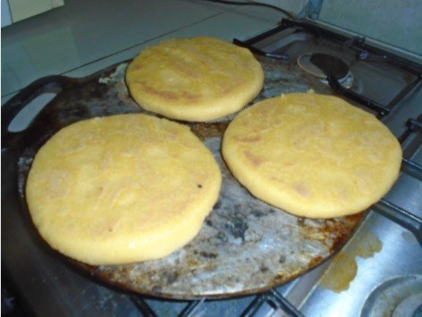 8 AREPAS.jpg