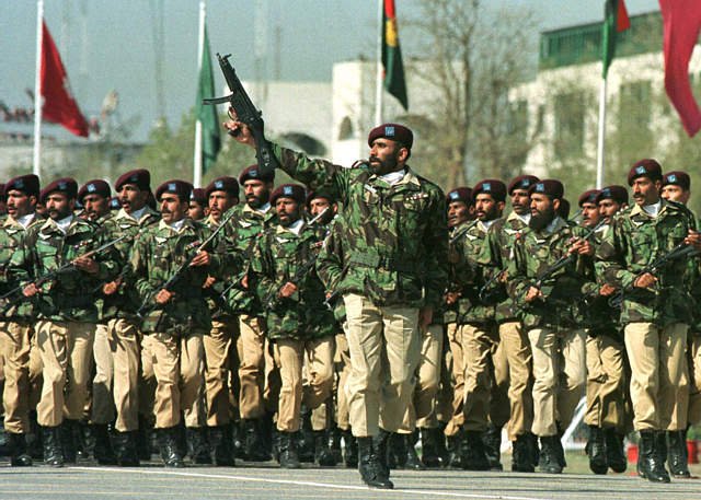 Soldiers_of_Pakistan's_Special_Services_Group_(2007).JPG
