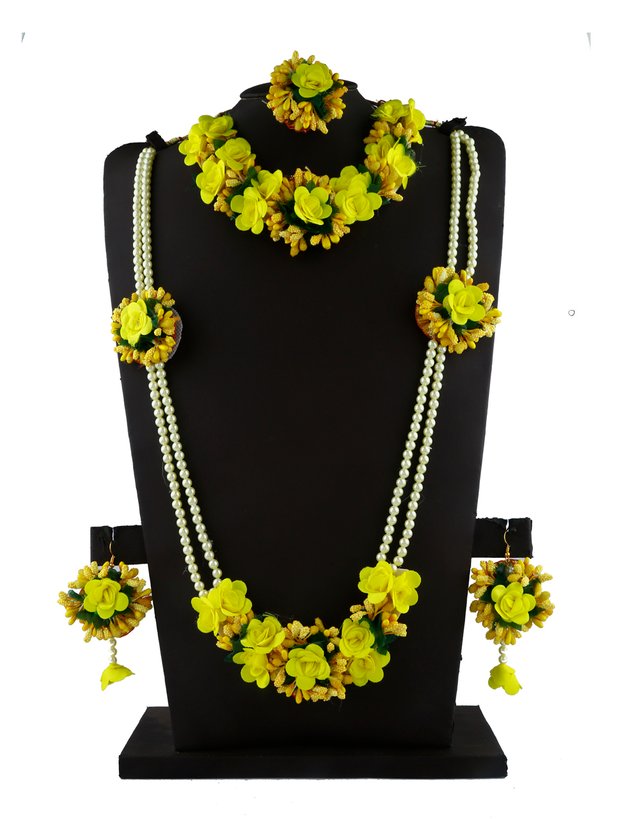 flower jewellery for haldi.jpeg