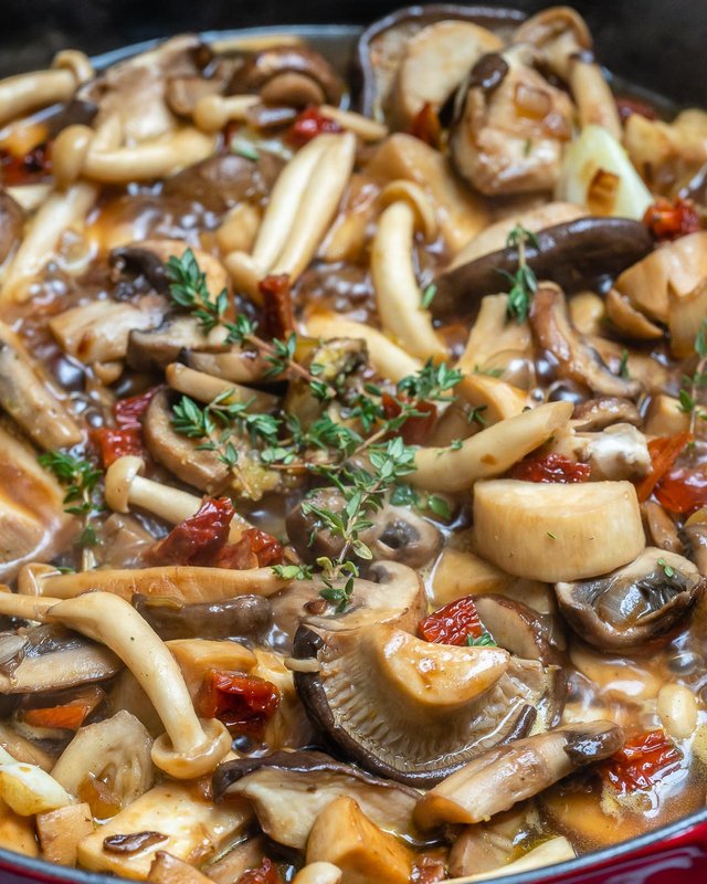 Easy-Creamy-Chicken-Mushroom-Recipe-Keto-5.jpg