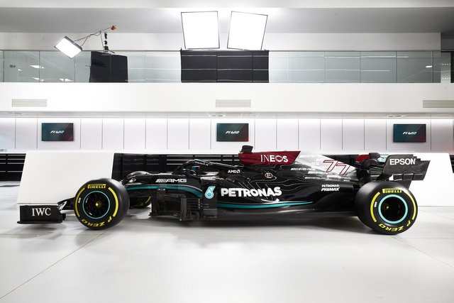 35.-Mercedes-Formula1-2.jpg
