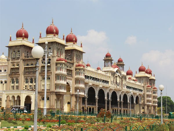 Mysore Palace - 1.JPG