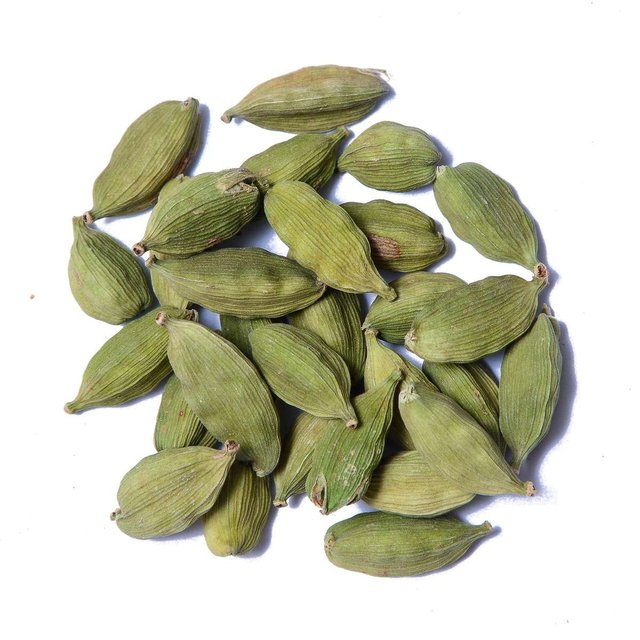 large_square_Green_Cardamom__Whole_Fancy_Pods__close.jpg