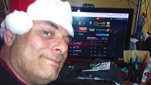 splinterlands, decisions, gaming, community, holidays, merry christmas, santa hat, life, hallmark, dtube, steem, streemie, video, gaming video, jeronimorubio, jeronimo rubio (224).jpg