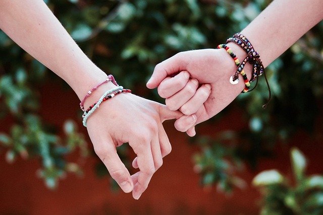 valentines-day-background-2156174_640.jpg