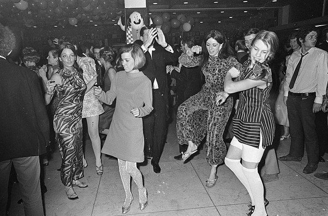 Sixties-people-disco.jpg