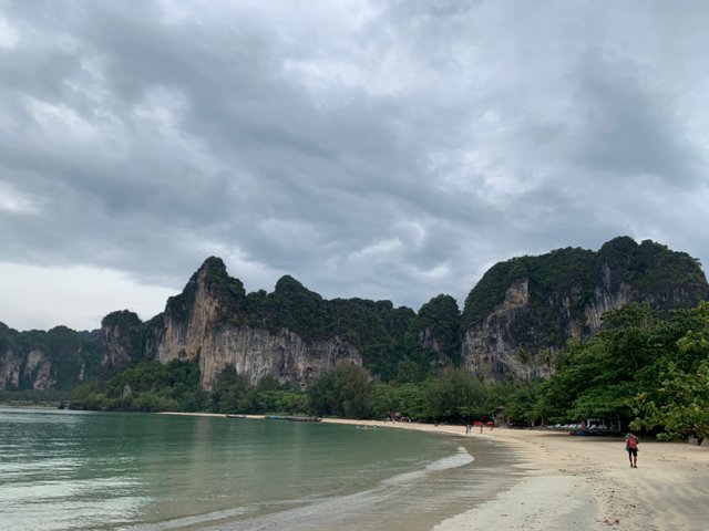 Railay Beach7.jpg