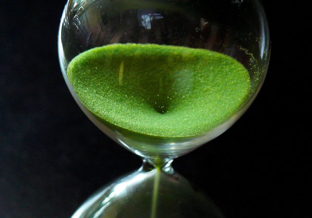 hourglass-917364_1920.jpg