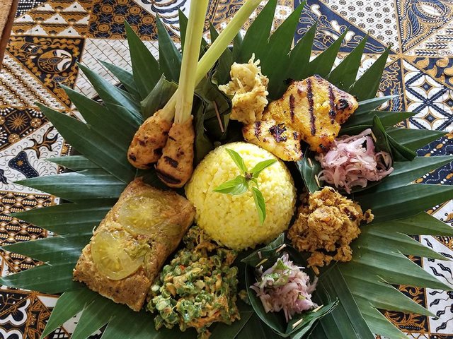 https _blogs-images.forbes.com_forbestravelguide_files_2018_03_FORBES-Bali-LunchAtTheJimbaranBayCookingAcademy-CreditDeMarcoWilliams.jpg