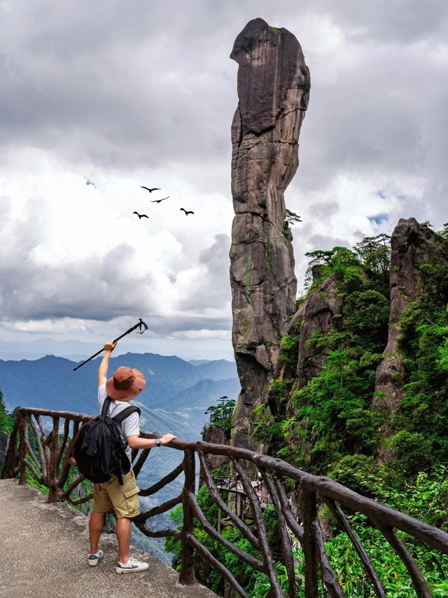 讲真‼️我很少用“震撼”来形容一座山😭_1_Hello威廉_来自小红书网页版.jpg