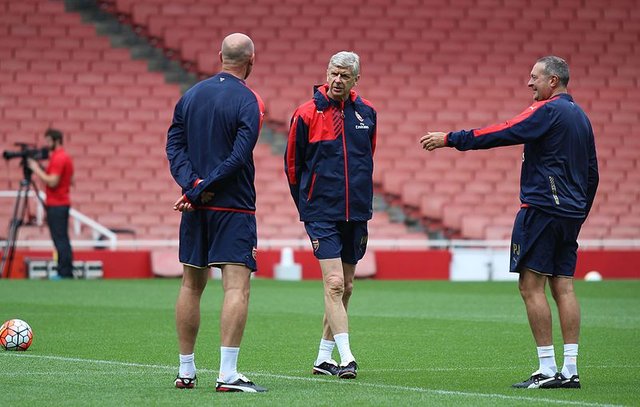 Arsene_Wenger_Arsenal_Members'_Day_2015_(19493909384).jpg