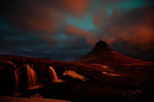 kirkjufell-3242092_960_720.jpg