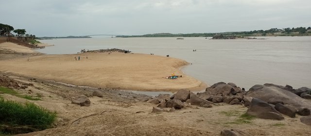 Foto amplia del Playón y el puente Angostura 