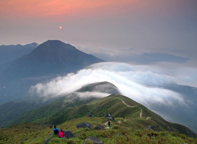 sunset-peak-from-lantau-peak2.jpg