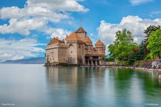 Chateau-de-Chillon-Castle-Switzerland.jpg