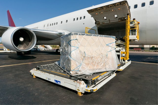 Cargo services in Oman (2).jpg