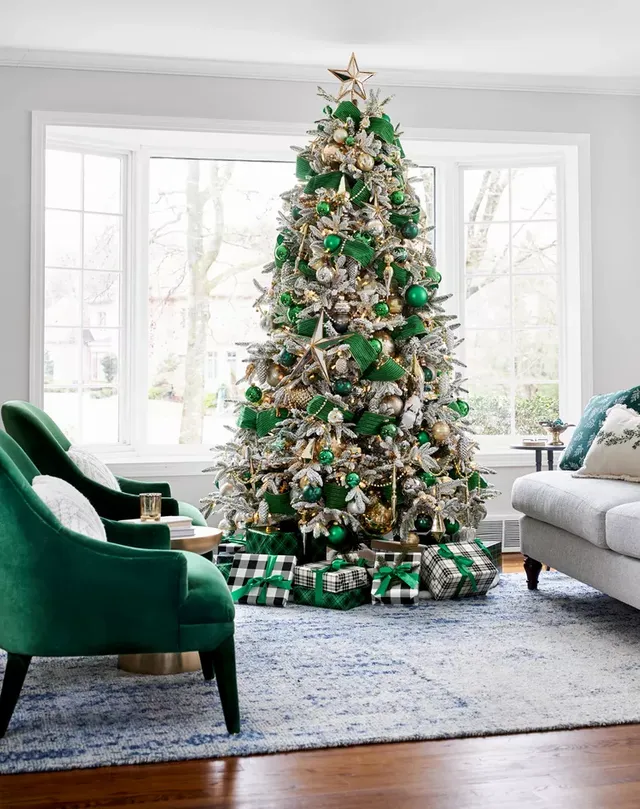 green-silver-gold-christmas-tree-decor-e62e5a68-e34a39f930c145929ac895c5e7578c24.webp