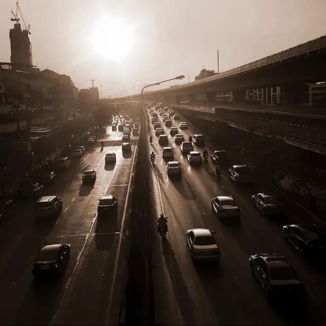 street-city-bangkok_53876-144417.webp