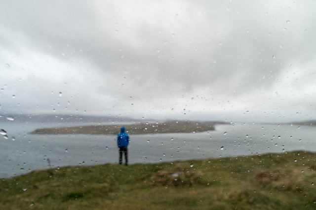 bad-weather-beach-blur-395303.jpg