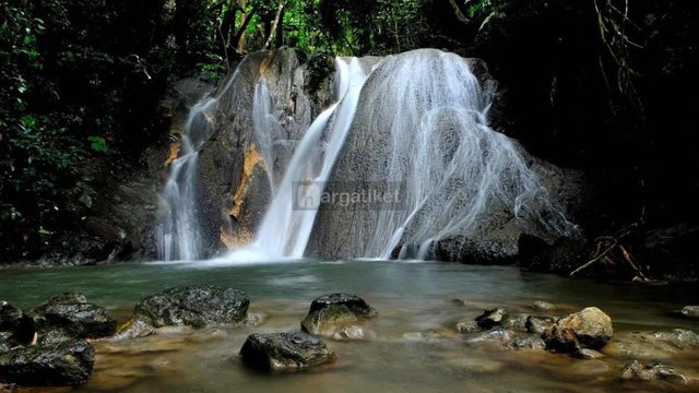 Air-Terjun-Kuta-Malaka.jpg