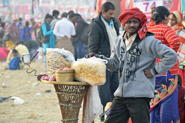 street-hawker-5053429_1280.jpg